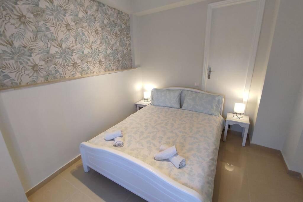 2 Bedroom Apartment *