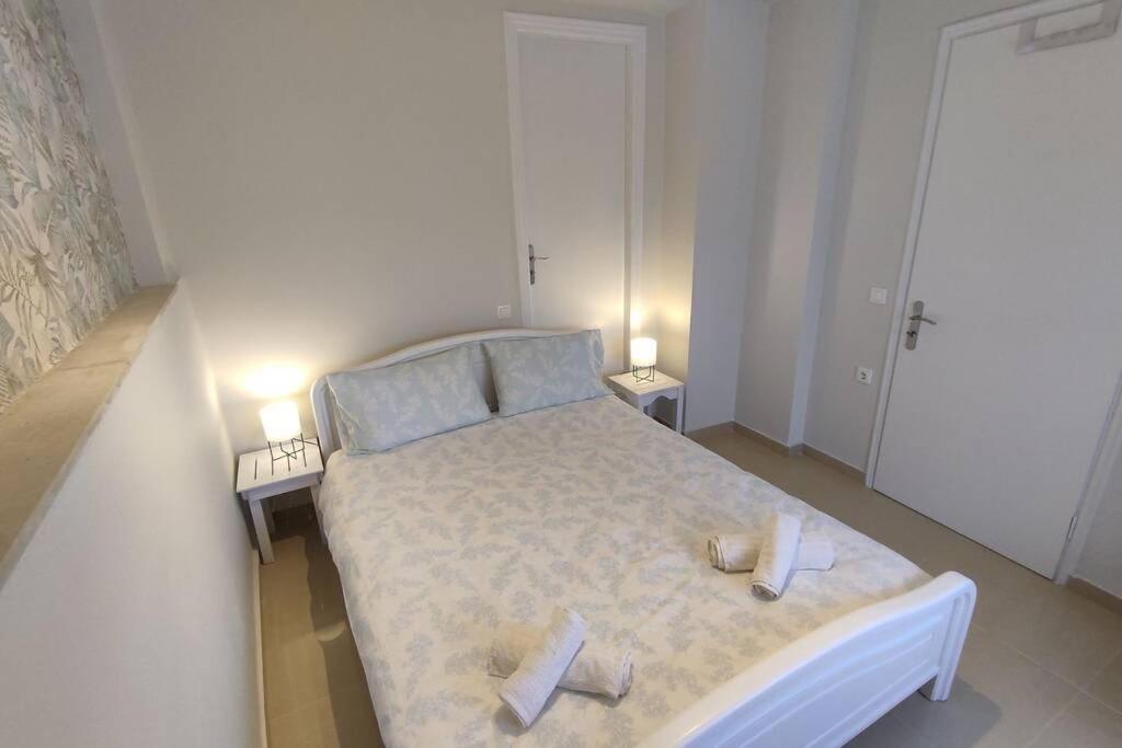 2 Bedroom Apartment *